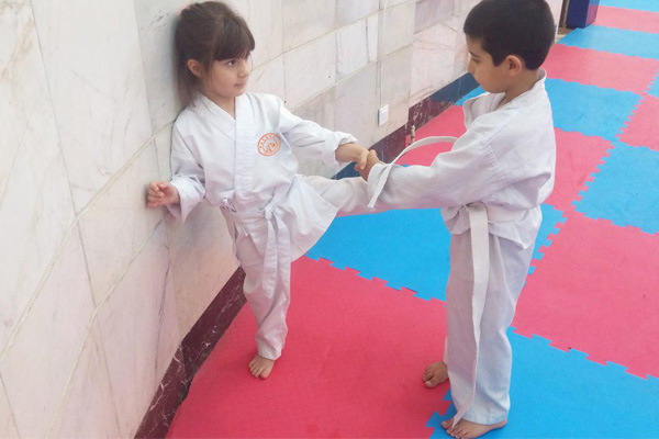 کودکان در کاتدا